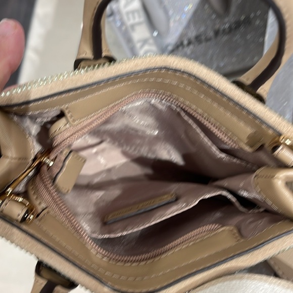 MICHAEL KORS MK
Mirella Extra-Small Logo XS Shopper XBody Leather Crossbody Bag - Picture 16 of 16